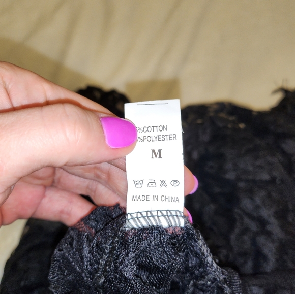 Lace Maternity Shoot Outfit - Picture 3 of 3